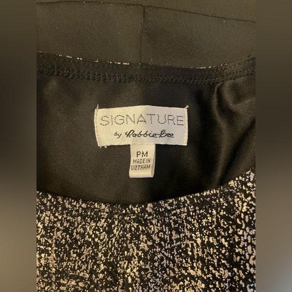 SIGNATURE by Robbie Bee A-Line Dress Women's PM Black/Gold Abstract Foil-Knit - Picture 2 of 3